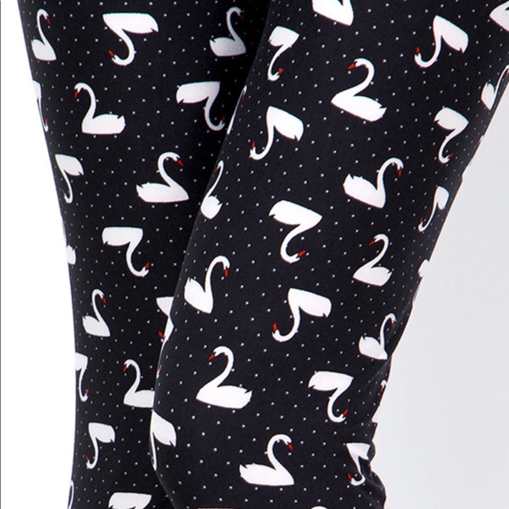 White Swan Soft Black Stretch Leggings NEW - Picture 4 of 5